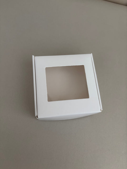 Wit cadeaudoosje met venster