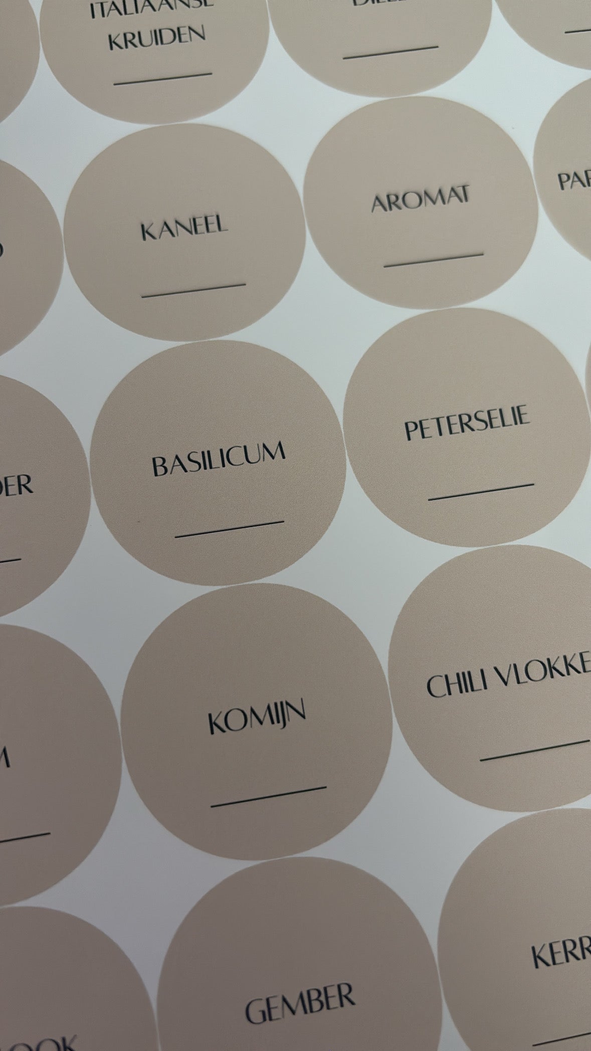 Kruidenlabels rond Alta| beige