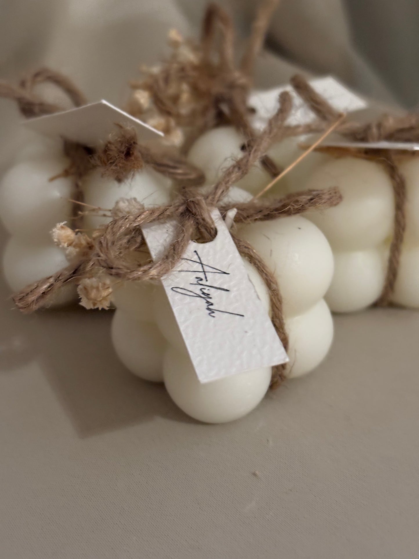 Bubble kaars| touw en naamkaartje