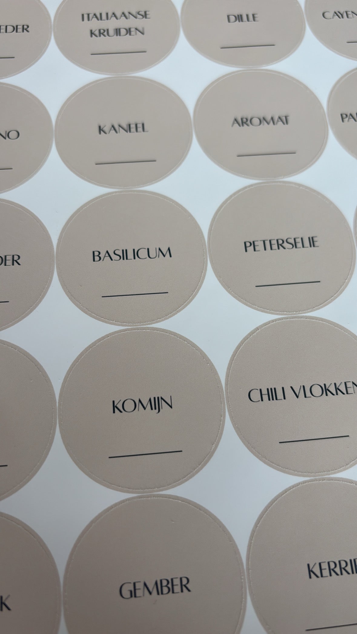 Kruidenlabels rond Alta| beige