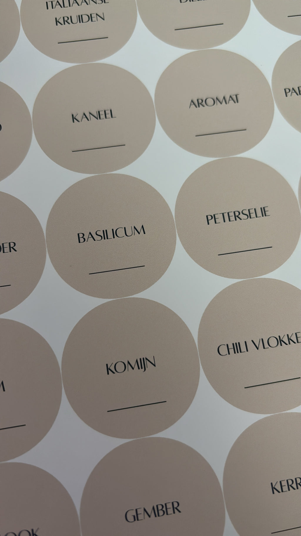 Kruidenlabels rond Alta| beige