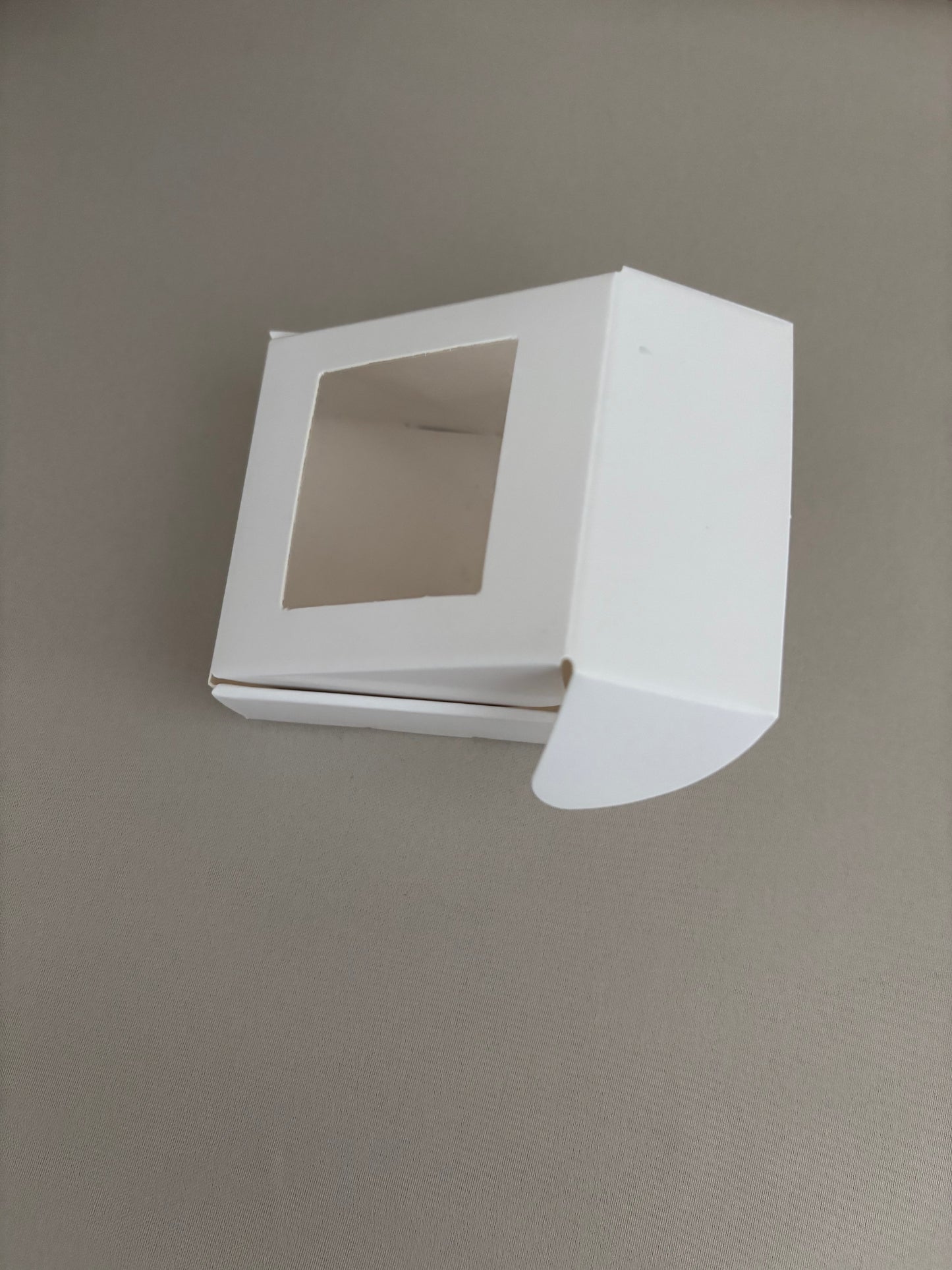 Wit cadeaudoosje met venster