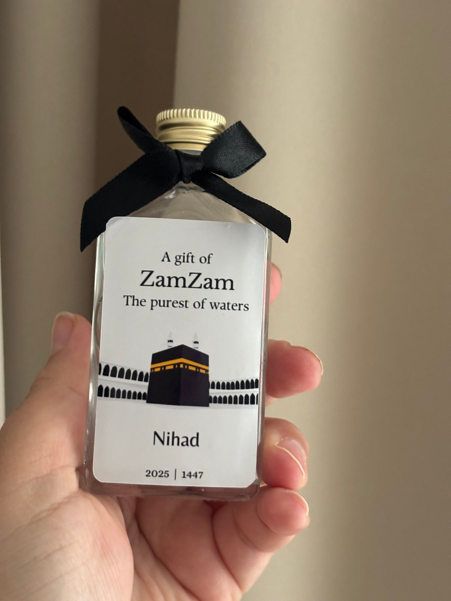 A gift of zamzam flesjes