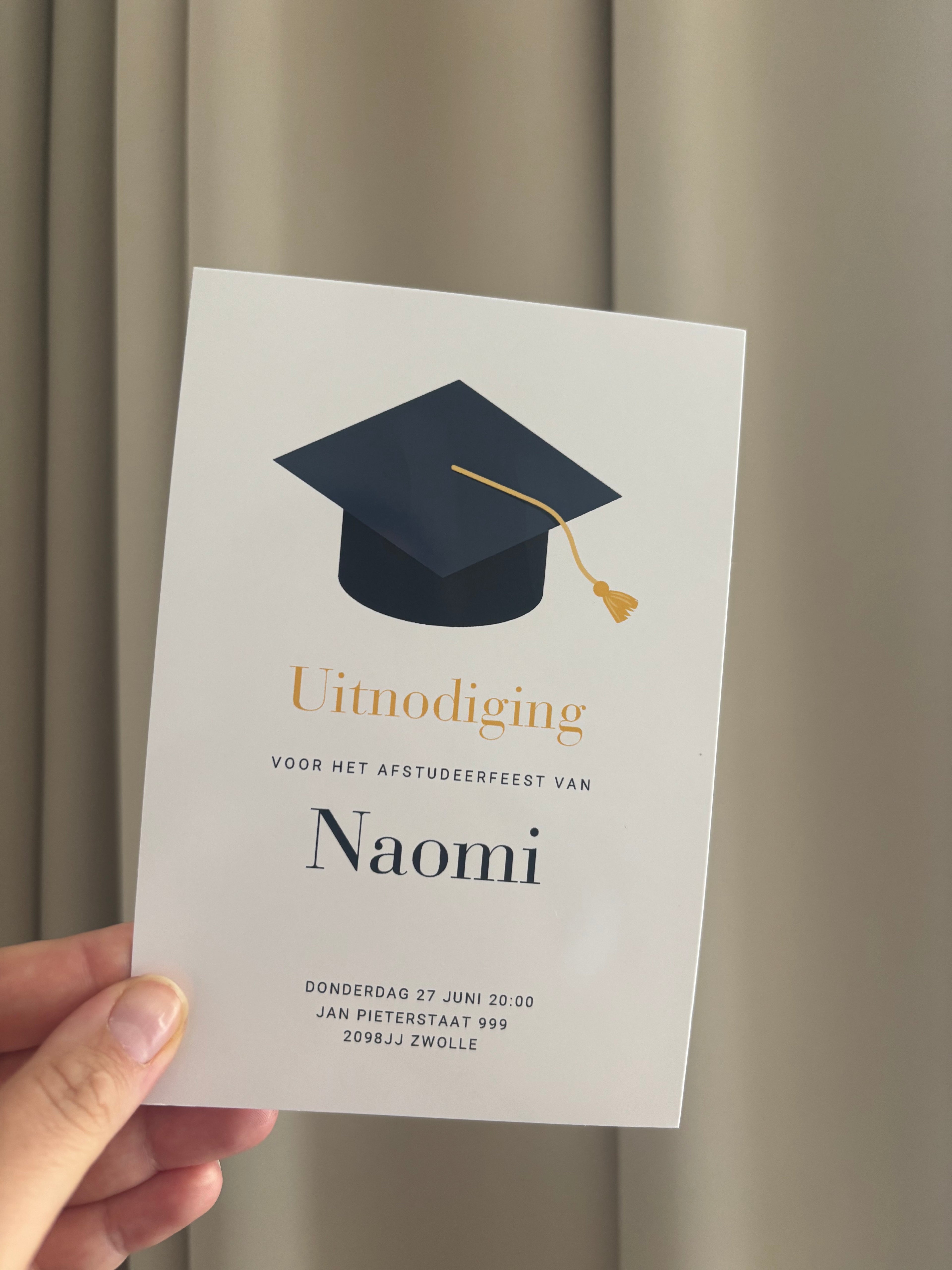 Uitnodigen afstudeerfeestje