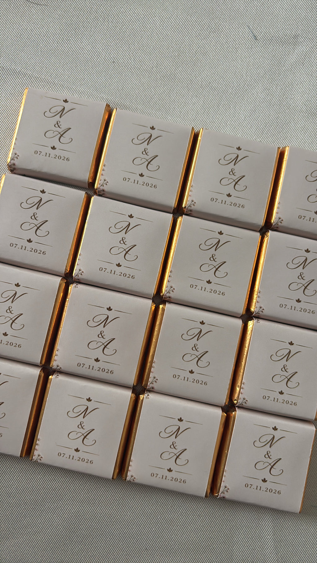 Vierkante chocolaatjes met eigen ontwerp 