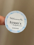 Babyshower ronde stickers | thema blauwe strikjes