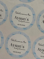 Babyshower ronde stickers | thema blauwe strikjes